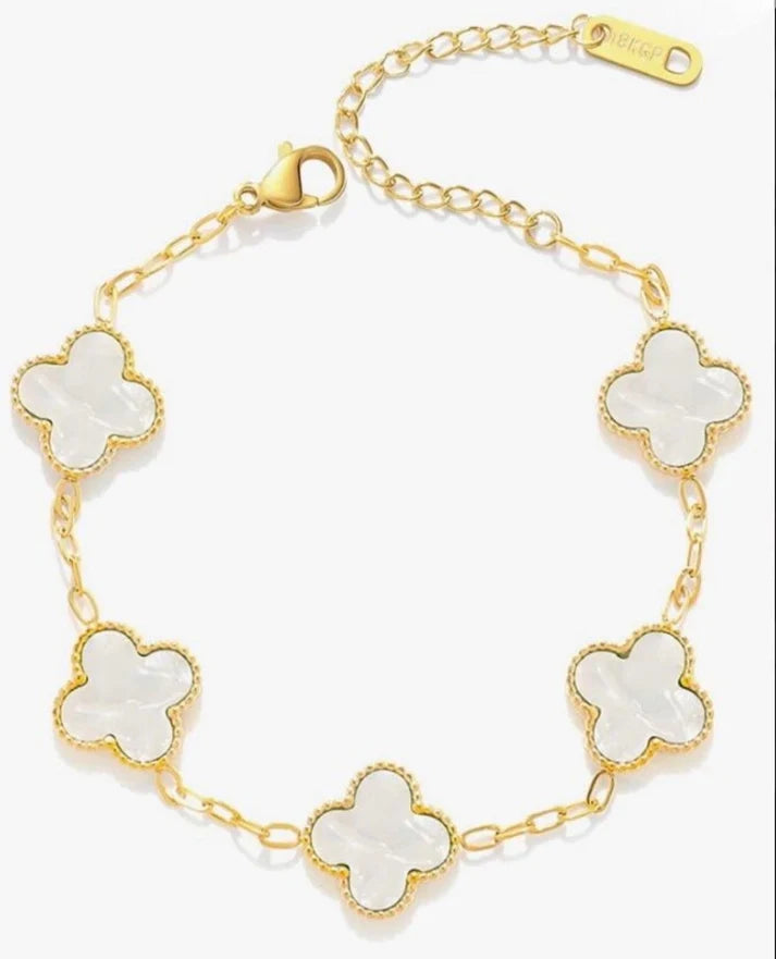 Pure Elegance White Clover Bracelet